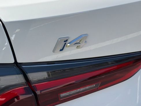 Used 2023 BMW i4 eDrive40 RWD image 38