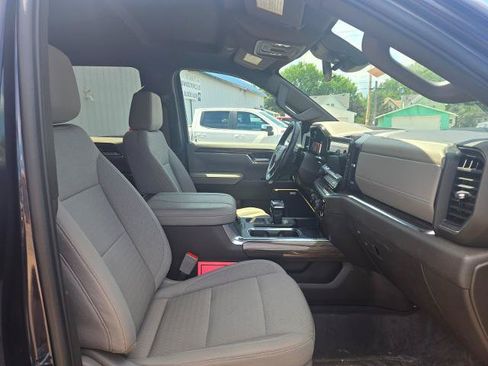 Used 2023 Chevrolet Silverado 1500 LT Trail Boss w/ Convenience Package II AWD/4WD image 15