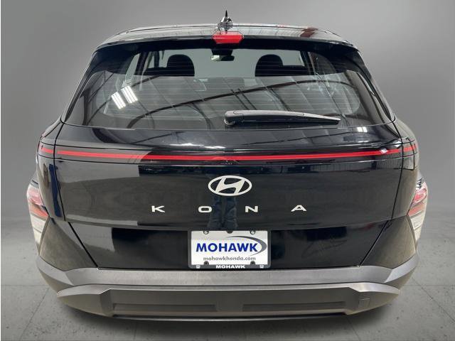 Used 2025 Hyundai Kona SE FWD image 4