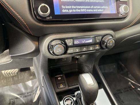 Used 2024 Nissan Kicks SR w/ SR Premium Package FWD image 10