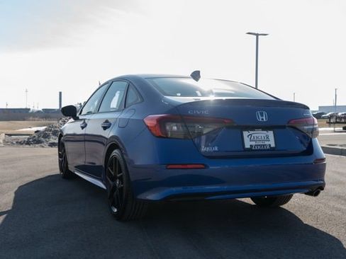 Used 2024 Honda Civic Sport image 4