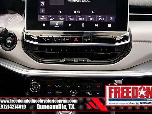 Certified 2025 Jeep Compass Limited image 21