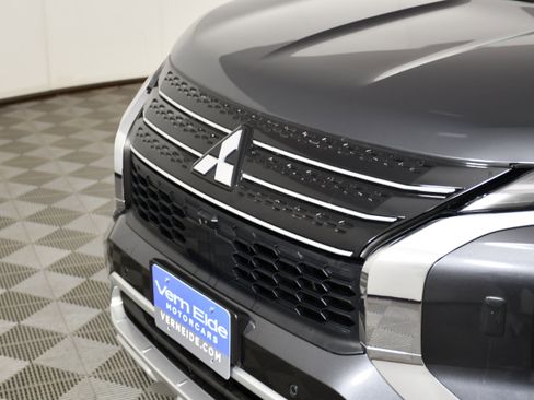 Used 2025 Mitsubishi Outlander SE AWD/4WD image 11