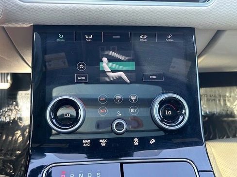 Used 2019 Land Rover Range Rover Velar R-Dynamic SE AWD/4WD image 24