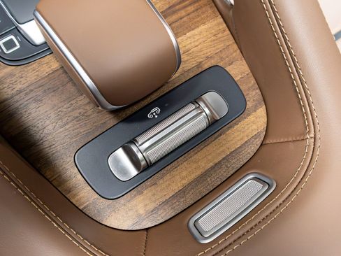 Used 2026 Mercedes-Benz GLS 63 AMG 4MATIC image 78