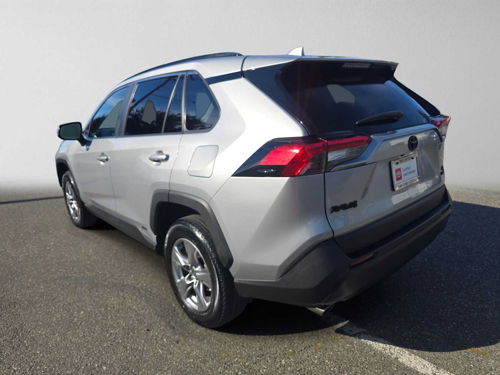 Certified 2022 Toyota RAV4 XLE AWD/4WD image 5