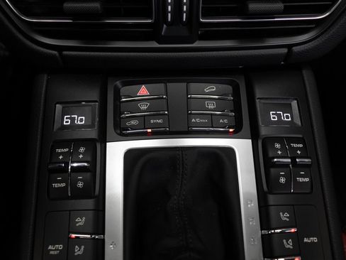 Used 2021 Porsche Macan S AWD/4WD image 35
