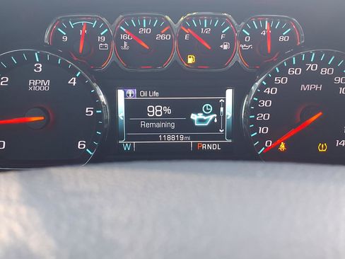 Used 2019 Chevrolet Suburban LT w/ Luxury Package image 17