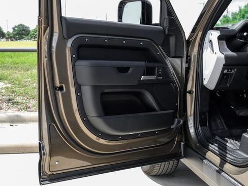 New 2026 Land Rover Defender 110 X-Dynamic SE AWD/4WD image 51