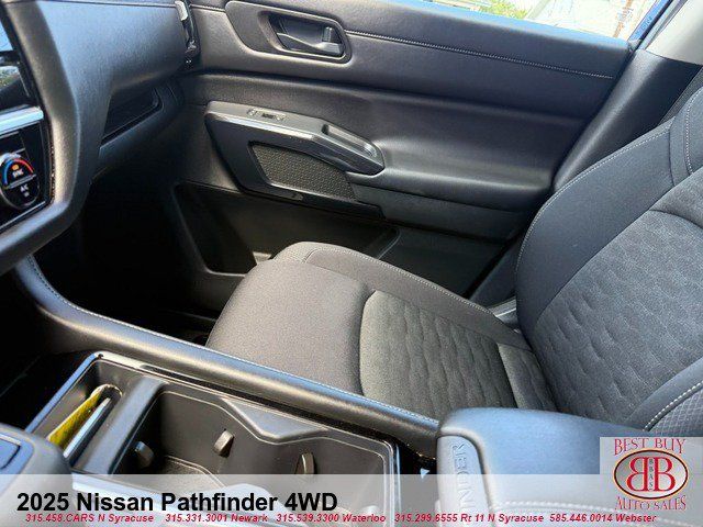 Used 2025 Nissan Pathfinder SV AWD/4WD image 18