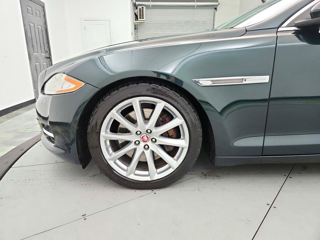 Used 2015 Jaguar XJ AWD image 32