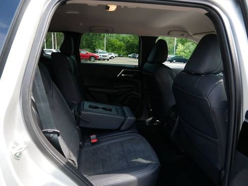 Used 2022 Mitsubishi Outlander SE AWD/4WD image 9