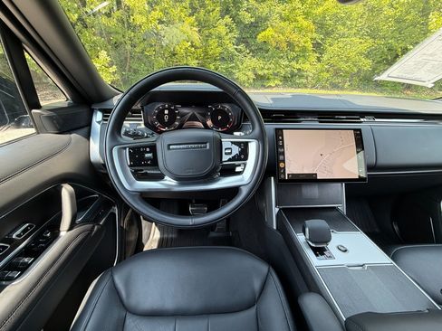 Used 2025 Land Rover Range Rover Long Wheelbase Autobiography AWD/4WD image 40
