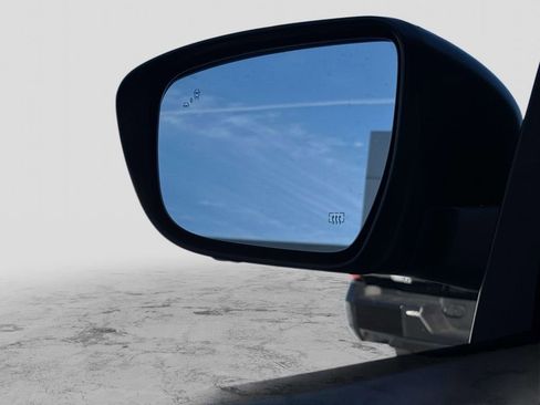 Used 2023 Nissan Frontier PRO-4X w/ Pro Convenience Package image 30