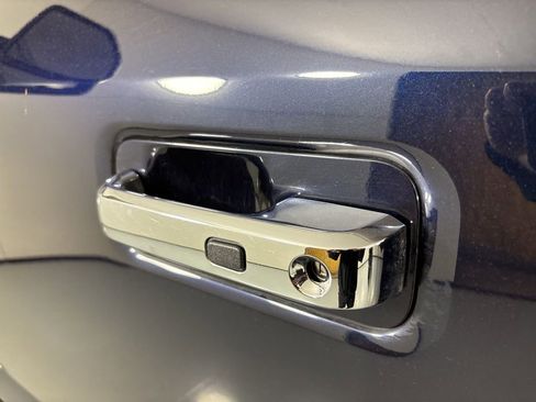 Used 2022 Ford F450 Platinum w/ FX4 Off-Road Package image 16