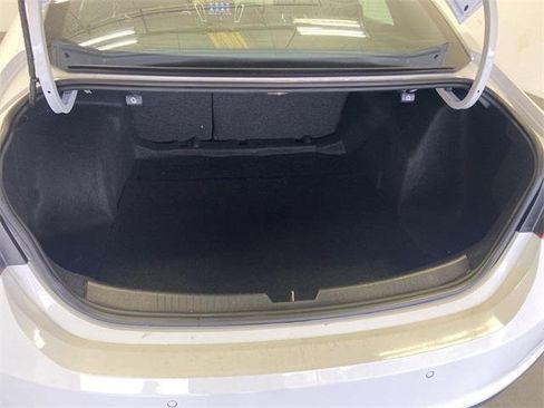 Used 2024 Chevrolet Malibu LT image 32