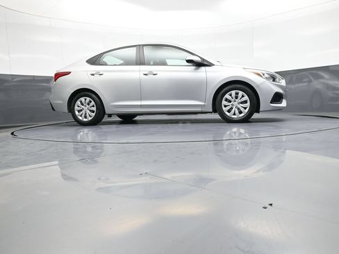 Certified 2021 Hyundai Accent SE FWD image 28