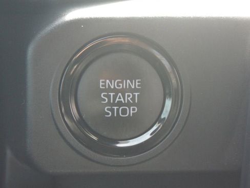 Used 2024 Toyota Tacoma SR5 AWD/4WD image 8