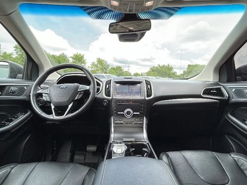 Used 2019 Ford Edge Titanium w/ Equipment Group 301A AWD/4WD image 36