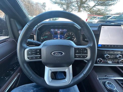 Used 2024 Ford Expedition Limited image 14