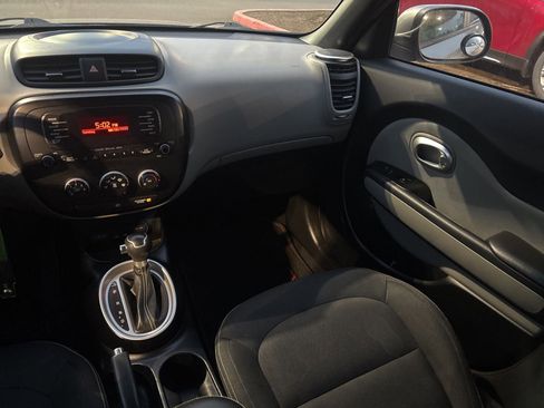 Used 2014 Kia Soul + FWD image 20