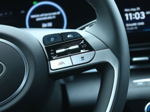 New 2025 Hyundai Elantra Limited image 20