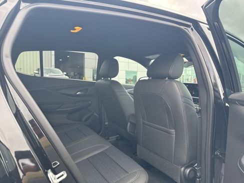 Used 2025 Buick Envista Preferred image 12