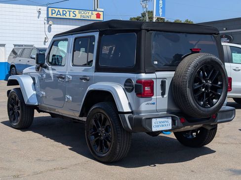 Used 2024 Jeep Wrangler Unlimited Sahara AWD/4WD image 10