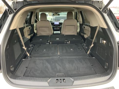 Used 2022 Ford Explorer Limited image 14