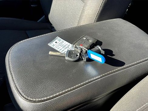 Used 2022 Chevrolet Colorado LT w/ Fleet Safety Package image 10