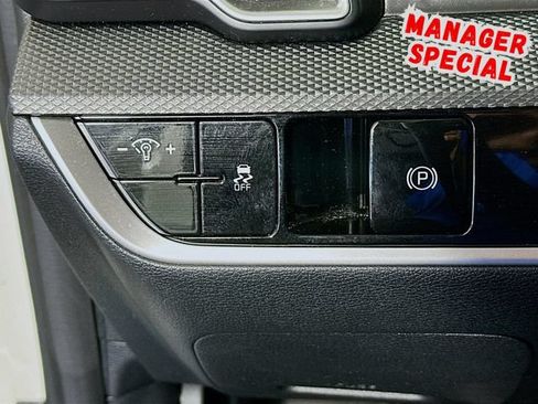 Used 2024 Kia Sportage LX AWD/4WD image 11