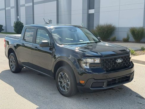 Used 2025 Ford Maverick XLT FWD image 3