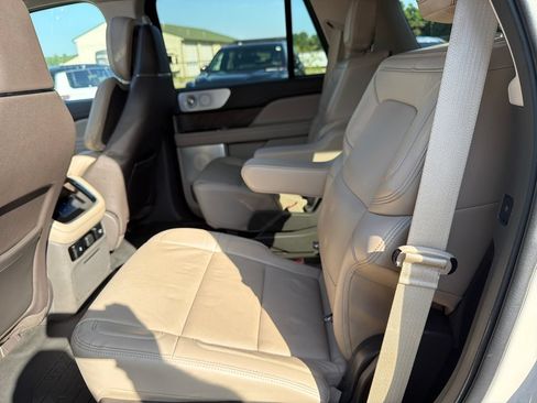 Used 2024 Lincoln Navigator Reserve AWD/4WD image 25