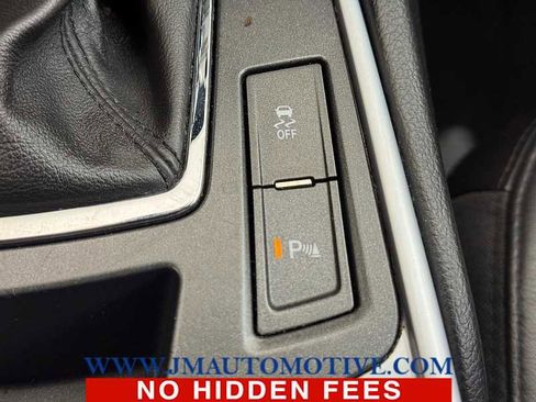 Used 2010 Cadillac SRX Luxury image 30