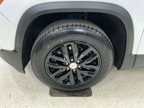 Used 2017 GMC Acadia SLE FWD image 6