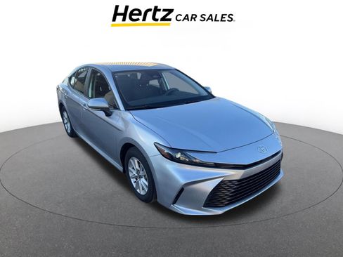 Used 2025 Toyota Camry LE image 1