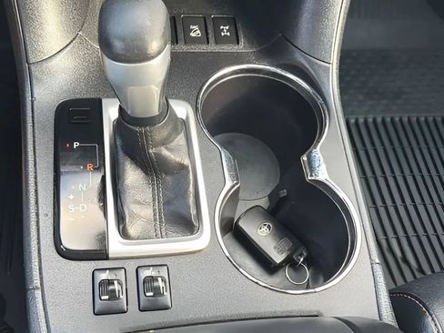 Used 2017 Toyota Highlander XLE image 34