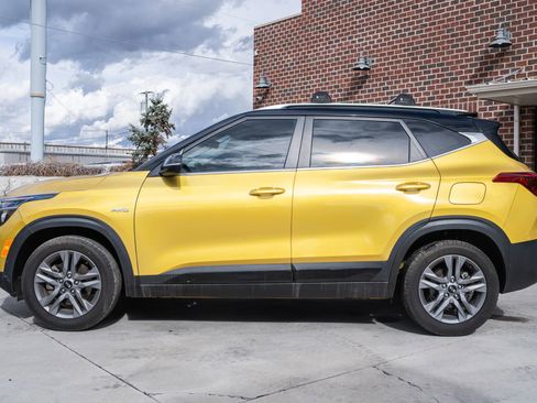 Used 2021 Kia Seltos S image 3