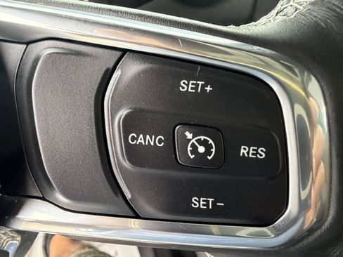 Used 2019 Jeep Wrangler Unlimited Sahara w/ Uconnect 4C Nav & Sound Group AWD/4WD image 48