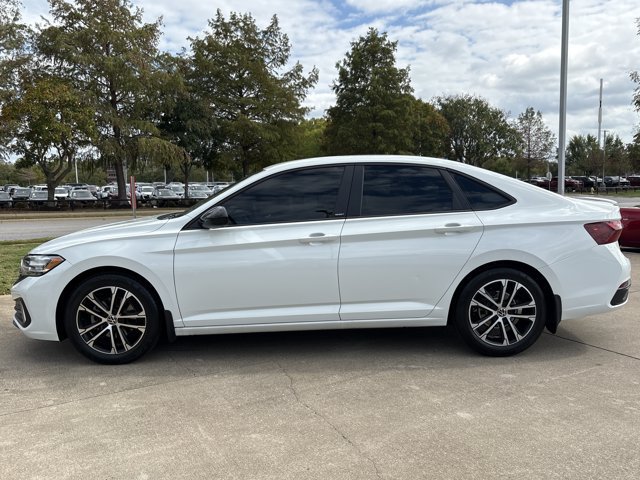 Used 2024 Volkswagen Jetta Sport FWD image 5