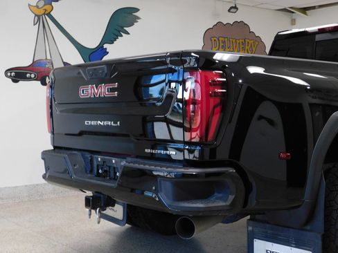 Used 2025 GMC Sierra 3500 Denali w/ Denali Reserve Package AWD/4WD image 88