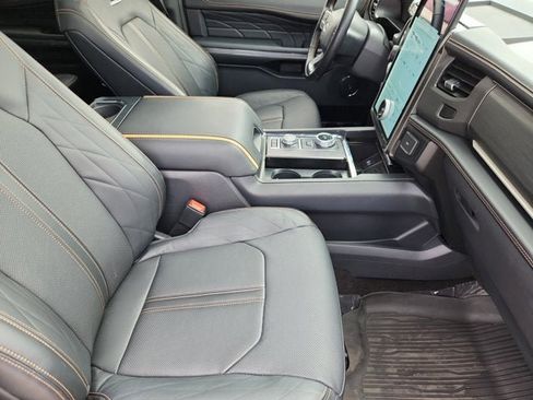 Used 2023 Ford Expedition Platinum image 15