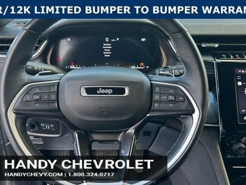 Used 2022 Jeep Grand Cherokee L Laredo image 22