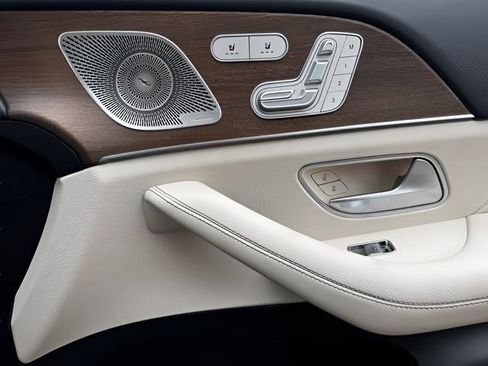 Used 2021 Mercedes-Benz GLE 350 w/ Premium Package image 31