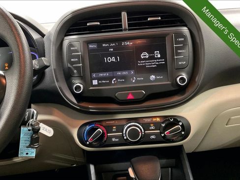 Used 2025 Kia Soul LX w/ LX Technology Package FWD image 7