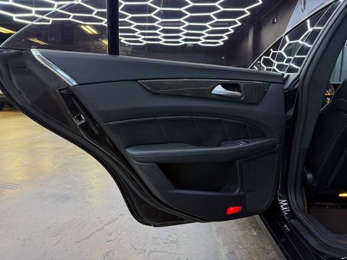 Used 2014 Mercedes-Benz CLS 63 AMG 4MATIC image 17