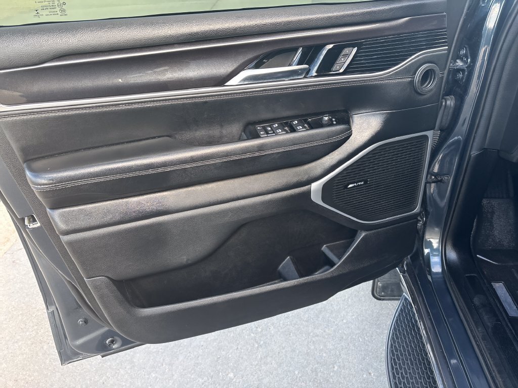 Used 2022 Jeep Wagoneer Series I w/ Premium Group I AWD/4WD image 10