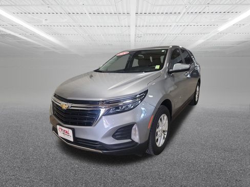 Used 2024 Chevrolet Equinox LT image 2
