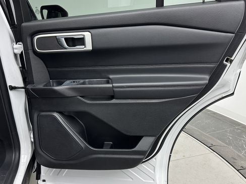 Used 2020 Ford Explorer XLT w/ Equipment Group 202A image 34