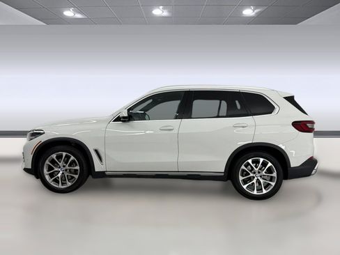 Used 2022 BMW X5 xDrive40i w/ Premium Package AWD/4WD image 2
